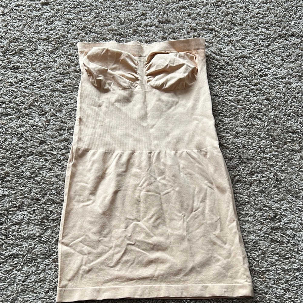 🌼 Strapless Shapewear Dress